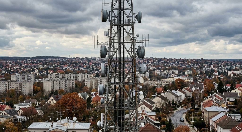 BILANS PRAWDY: Czy każdy posiadacz smartfona lub komputera musi płacić abonament RTV pod groźbą kary? – Weryfikacja faktów i analiza geopolityczna
